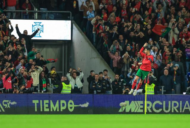 MK体育APP-C罗梅开二度 5比1狂胜波兰 葡萄牙小组第一出线！