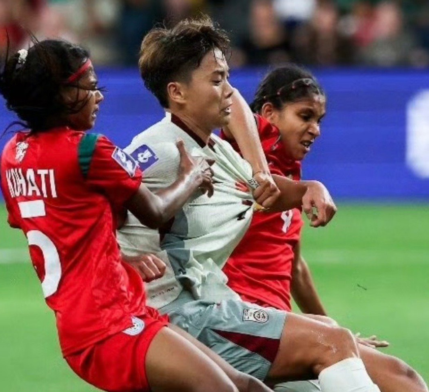 MK SPORTS-亚足联尴尬！王霜进球被吹细节曝光，主裁判太业余